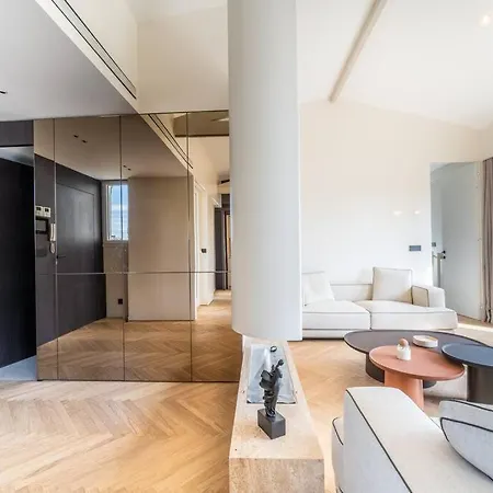 Haussman Palace Lägenhet